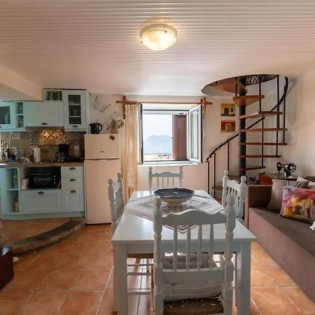 Tatil Evi Avgi's House